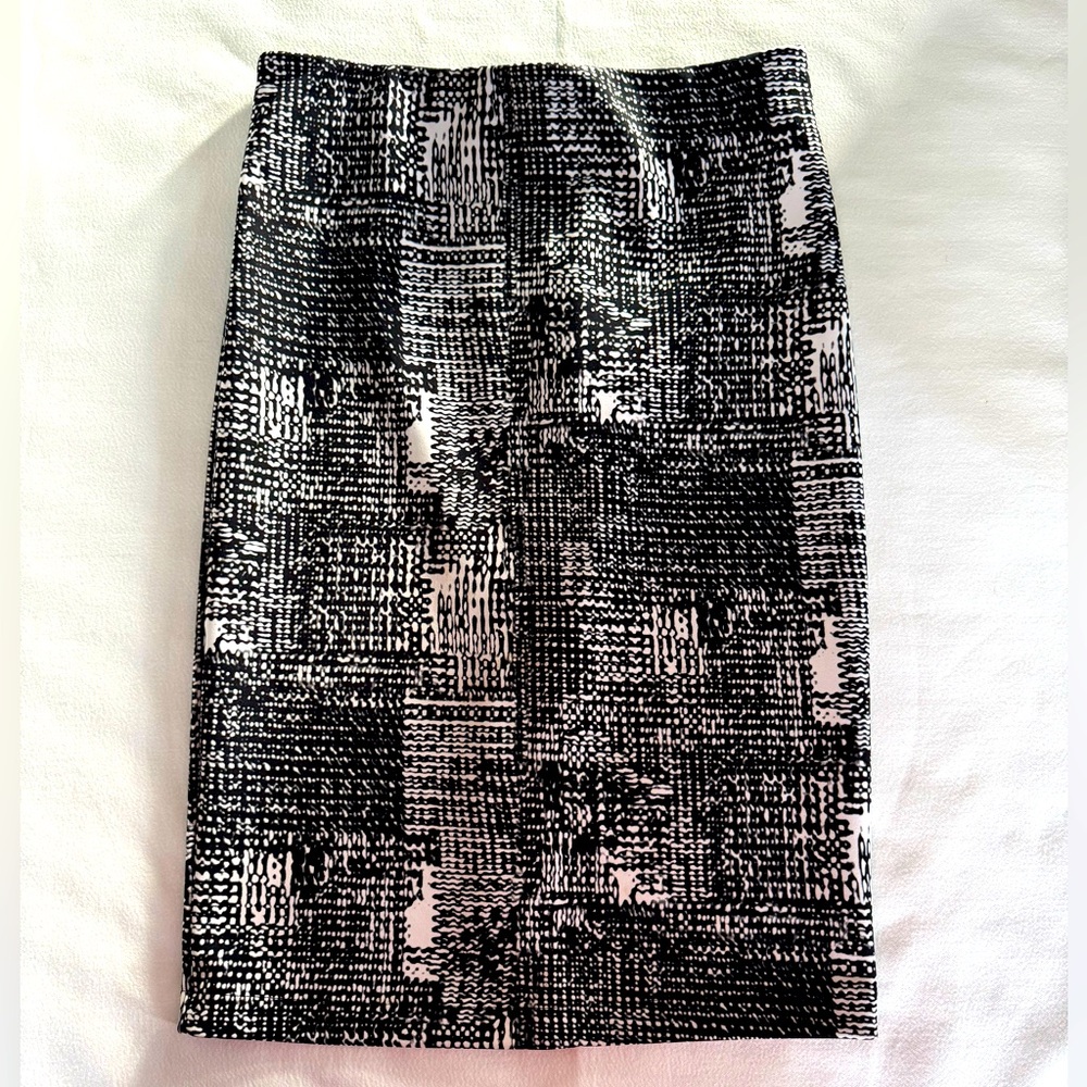 Vince Camuto Pencil Skirt with Contrast Back Zip